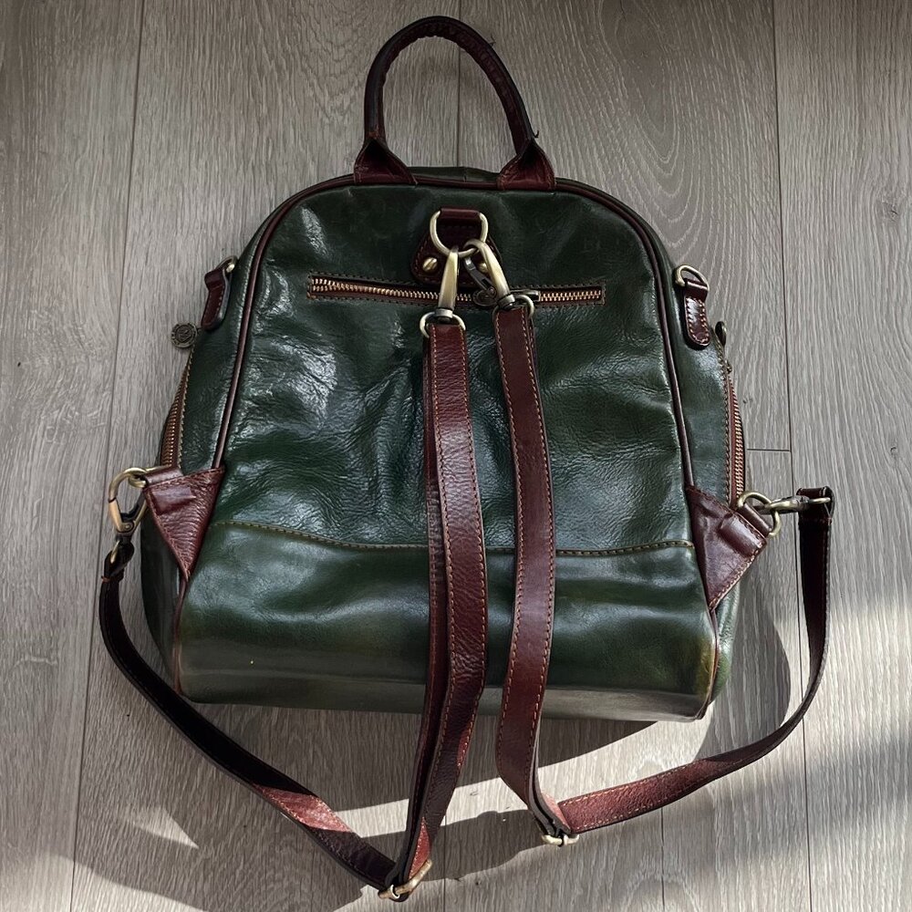Florentine Leather Backpack - Authentic - Picture 2 of 7